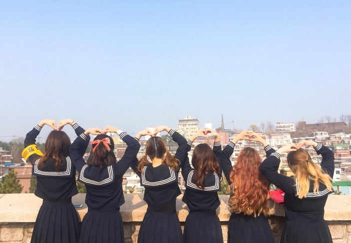 友達といった梨花壁画村で